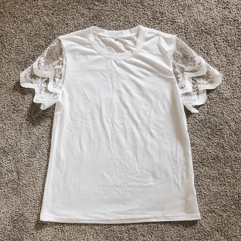 White top with lace sleeves